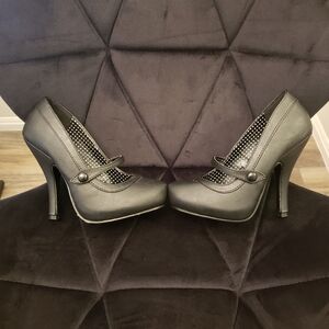 Women's Pinup Couture Classic Black Mary Jane Heels
